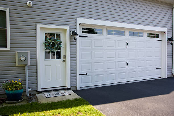 24/7 Emergency Garage Door Panel Replacement experts in Titusville, FL